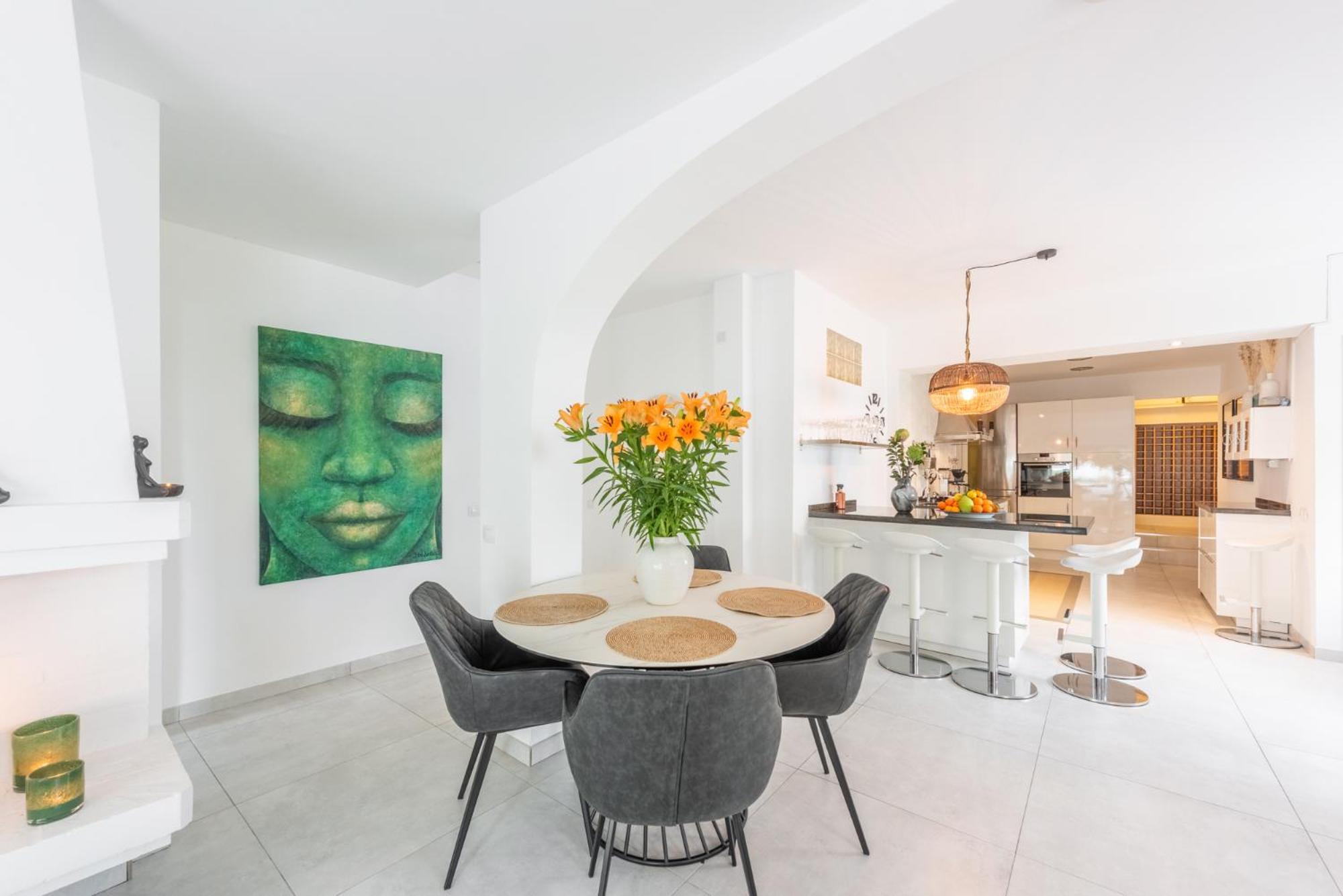 Apartemen Sol Y Paz, With Amazing Location Marbella